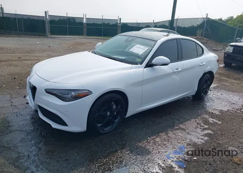 2022 Alfa Romeo Giulia Ti Awd z USA, uszkodzony, nr VIN ZARFANBN8N7661860